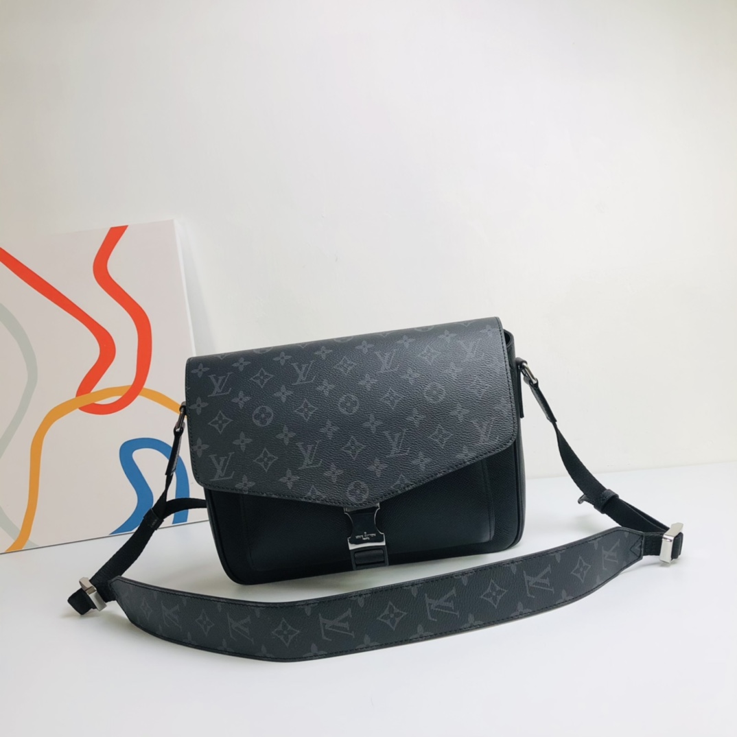 Louis Vuitton Crossbody & Shoulder Bags Men Canvas Taigarama Casual M30746