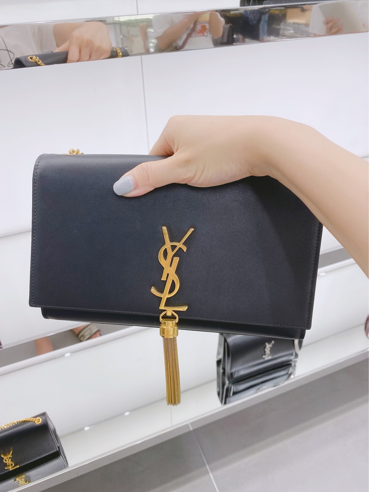 YSL ๐ฒ๐๐๐ ๐ฎ๐ฐ๐๐ ๅนณ็บน็ปๅ
ธๆฌพๆๆ้พๆกๅ
354119้ป่ฒ/้ๆฃ
