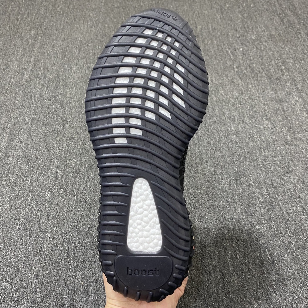 Yeezy350V2黑满天星尺码36