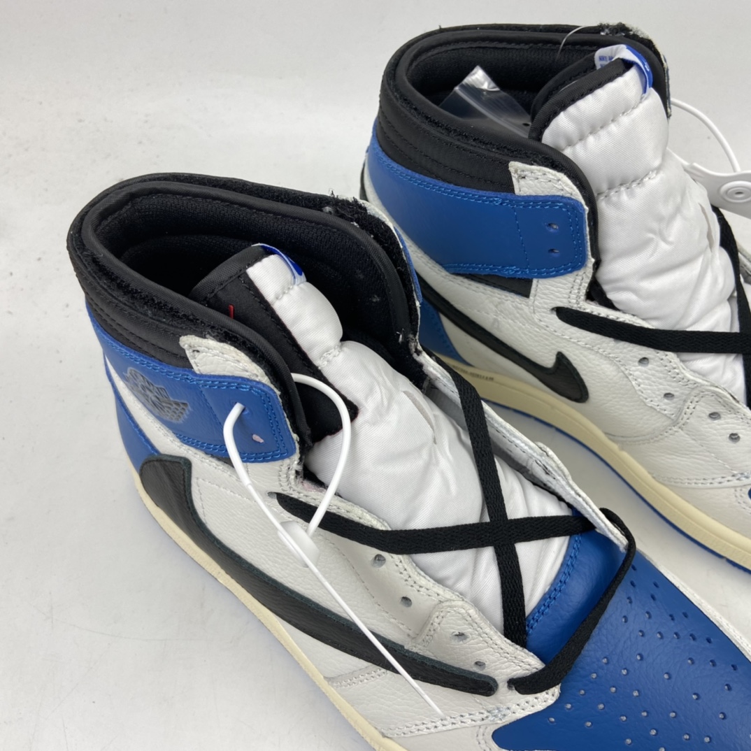 300 Travis Scott x Air Jordan 1 High OG AJ1闪电倒勾 DH3227-105
