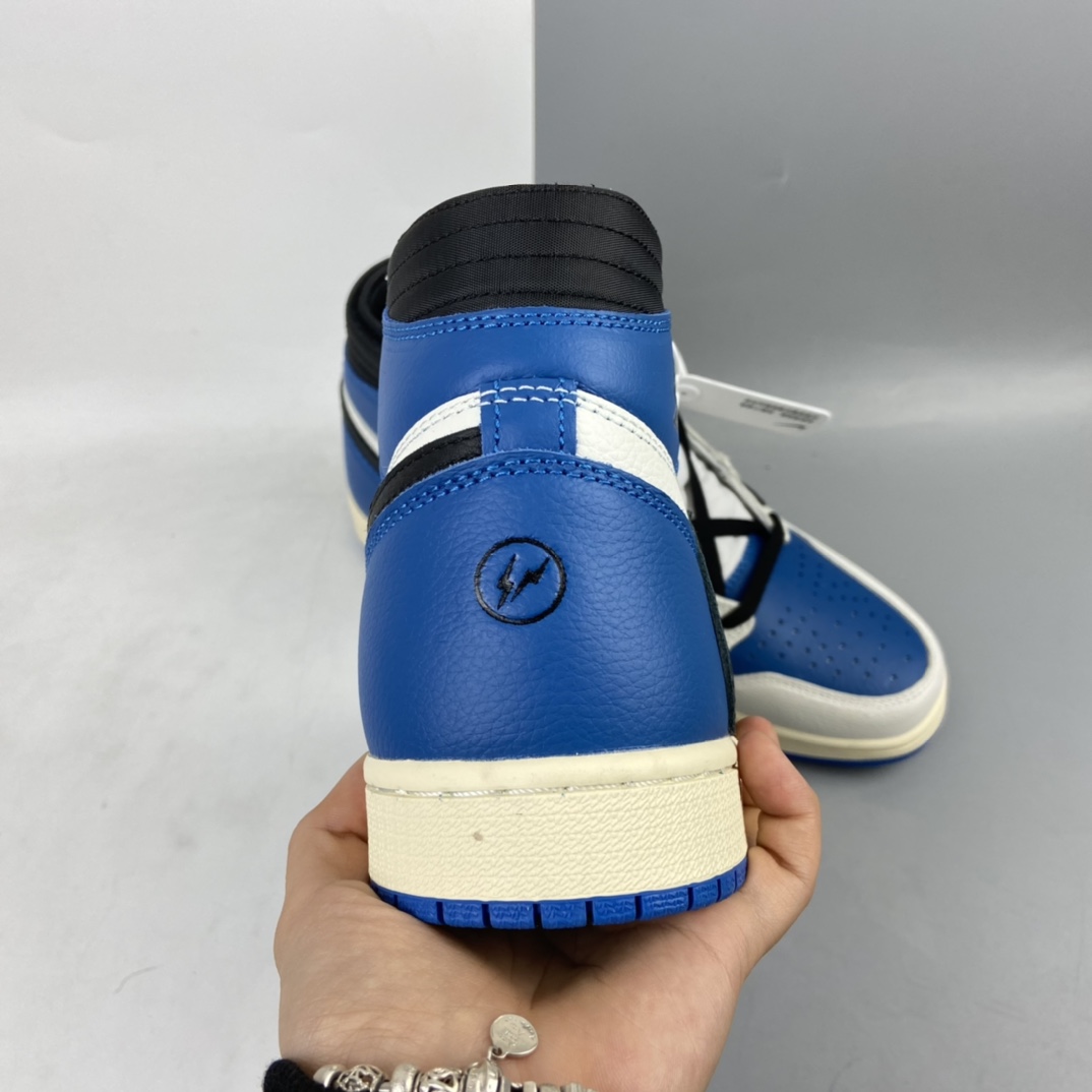300 Travis Scott x Air Jordan 1 High OG AJ1闪电倒勾 DH3227-105