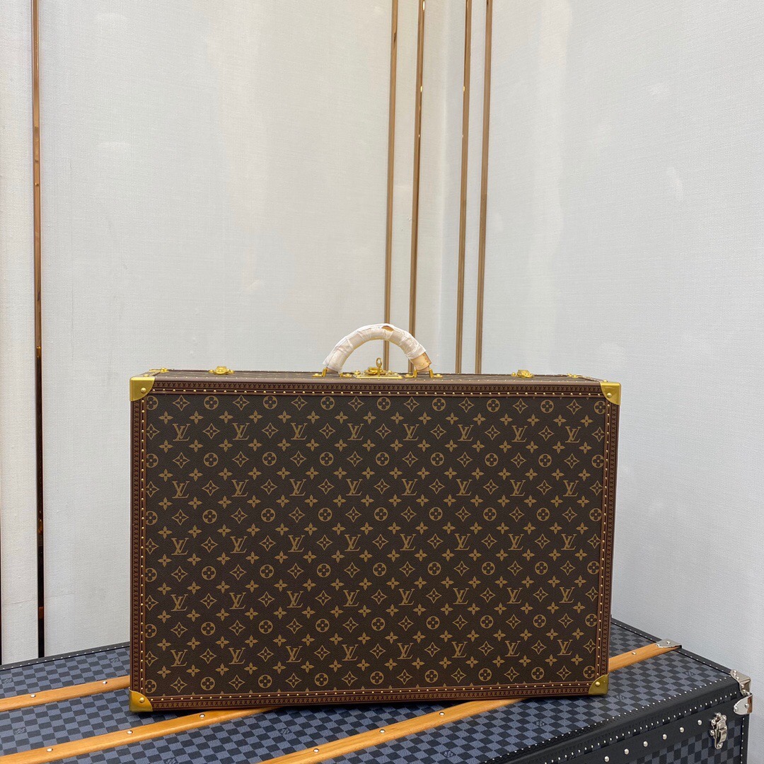 Louis Vuitton "S" lock with key - Comprehensive