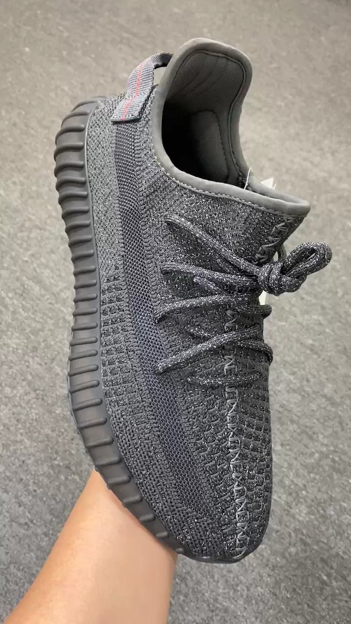 Yeezy350V2黑满天星尺码36