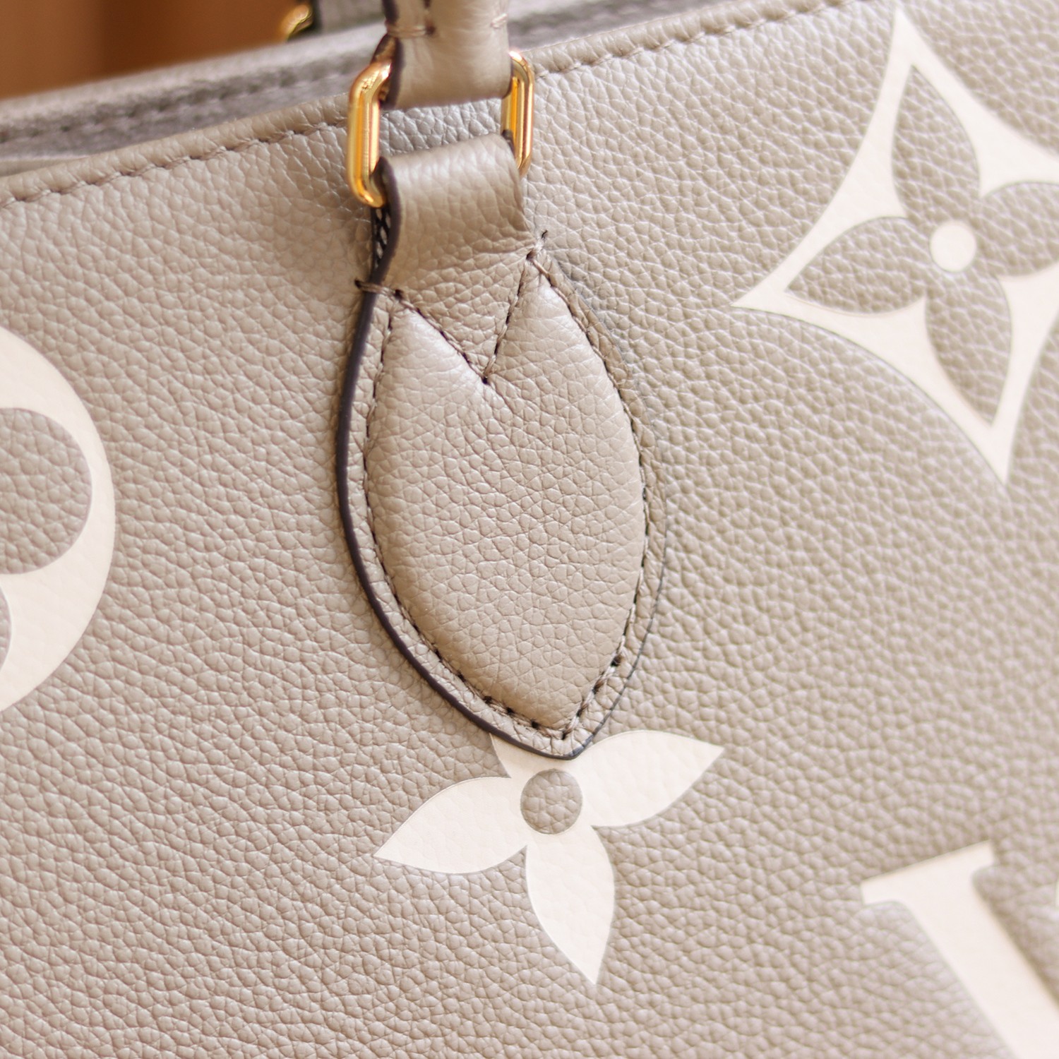 Louis Vuitton LV OnTheGo MM Bag M45494