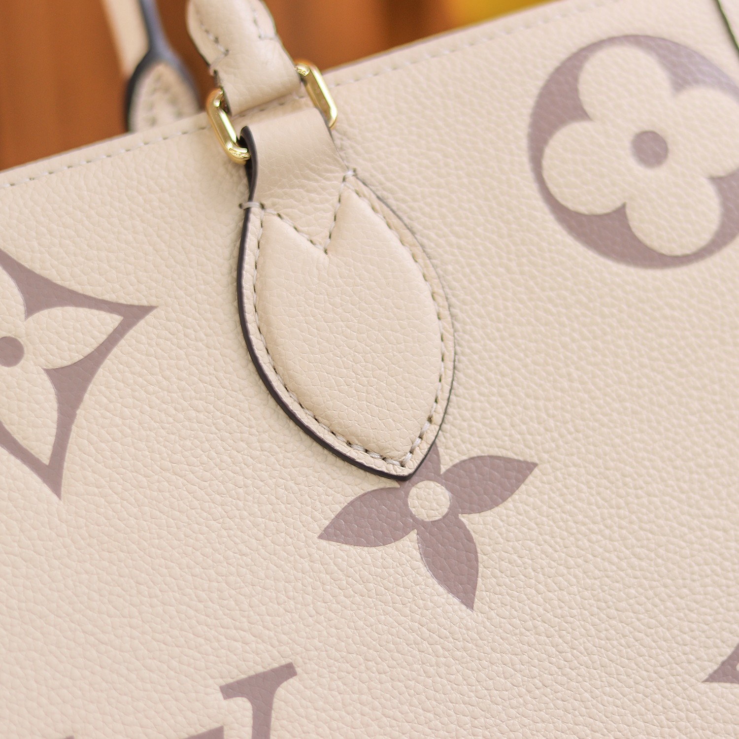 Louis Vuitton LV OnTheGo MM Bag M45495