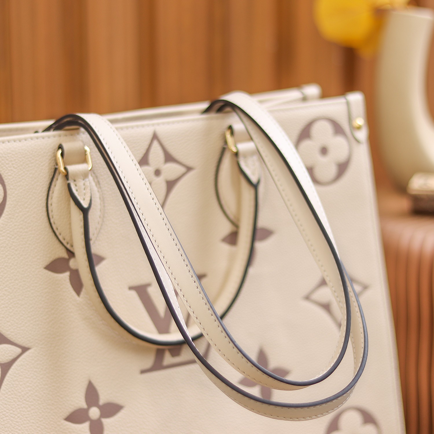 Louis Vuitton LV OnTheGo MM Bag M45495