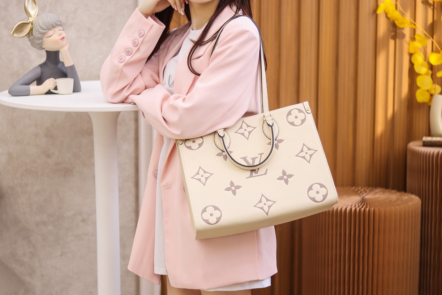 Louis Vuitton LV OnTheGo MM Bag M45495