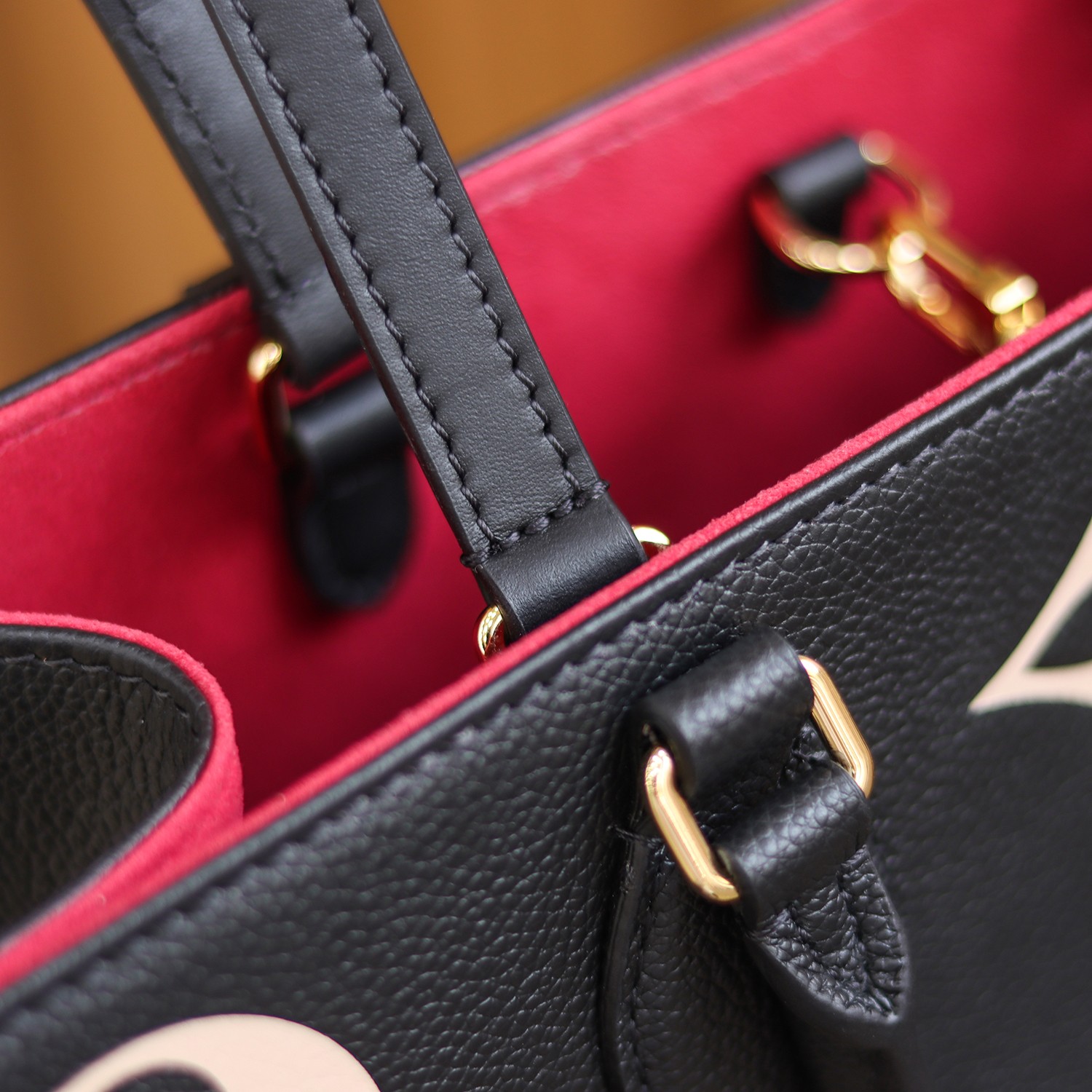 Louis Vuitton LV OnTheGo MM Bag M45495
