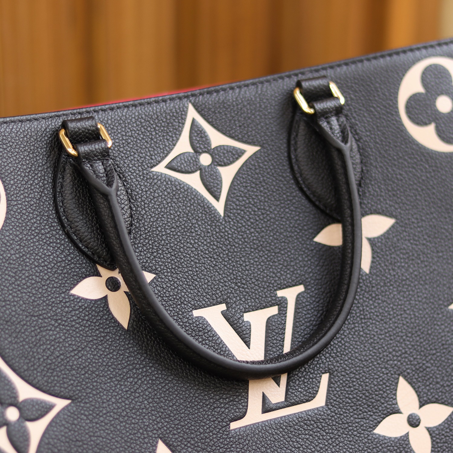 Louis Vuitton LV OnTheGo MM Bag M45495