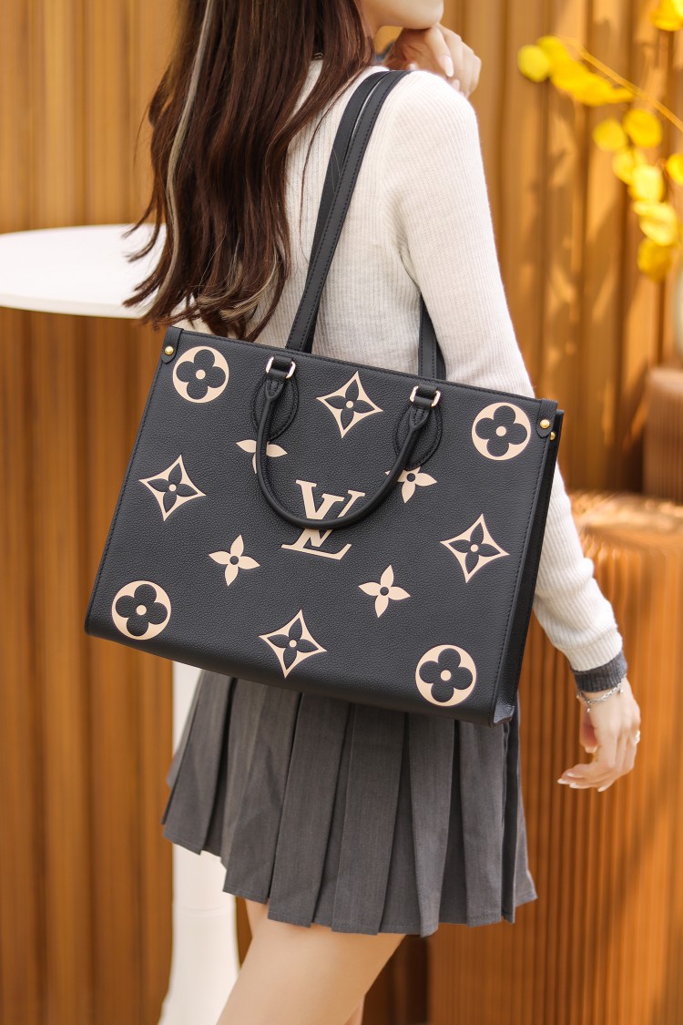 Louis Vuitton LV OnTheGo MM Bag M45495