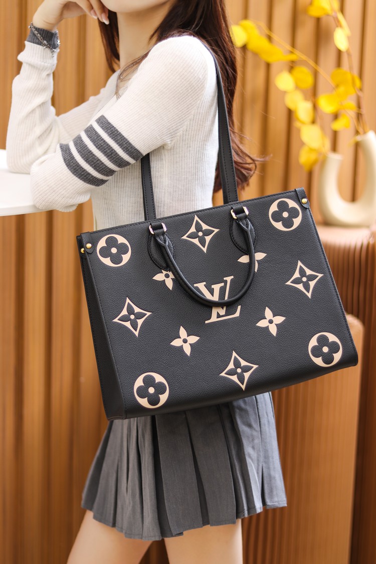 Louis Vuitton LV OnTheGo MM Bag M45495