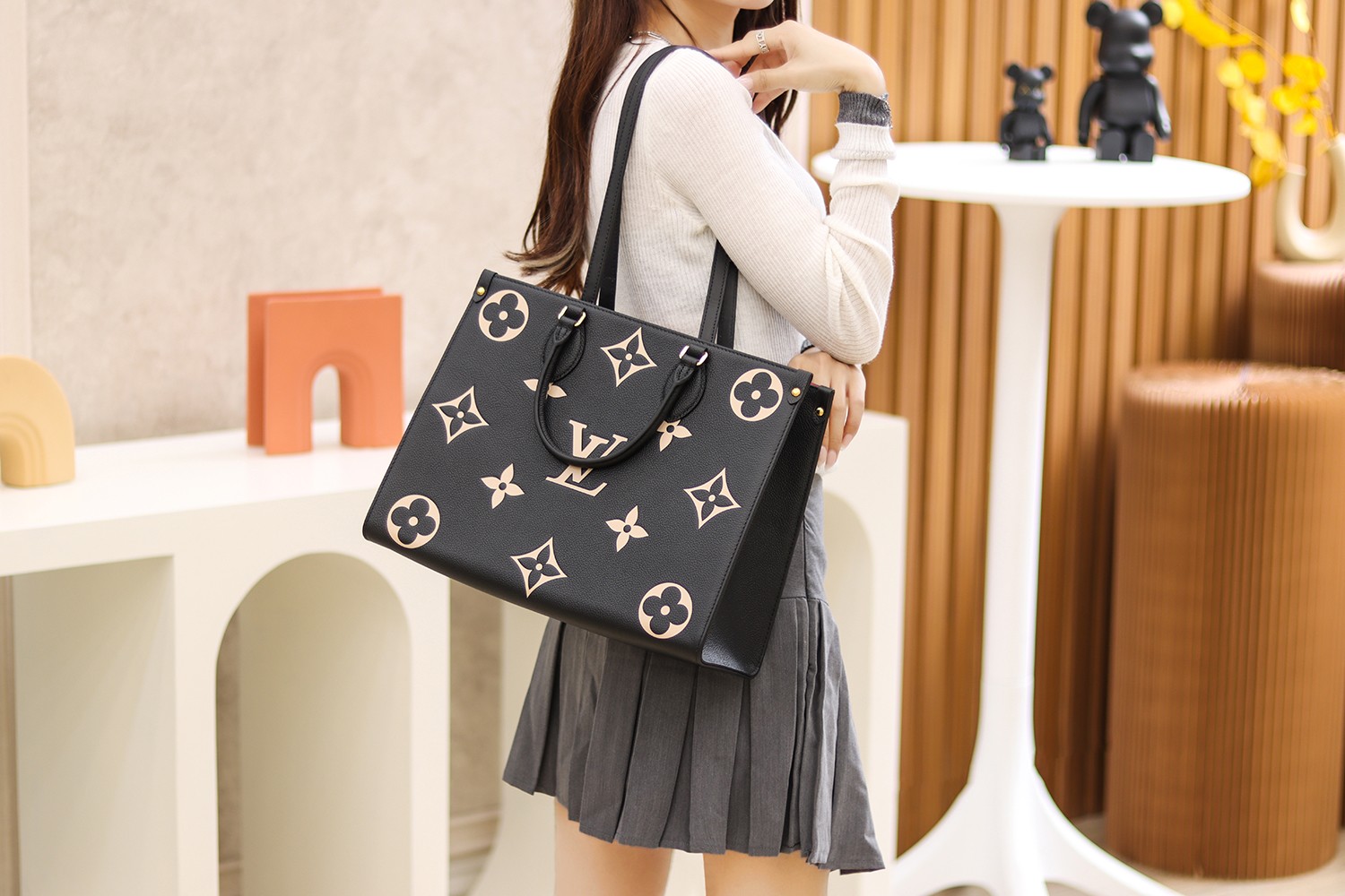Louis Vuitton LV OnTheGo MM Bag M45495