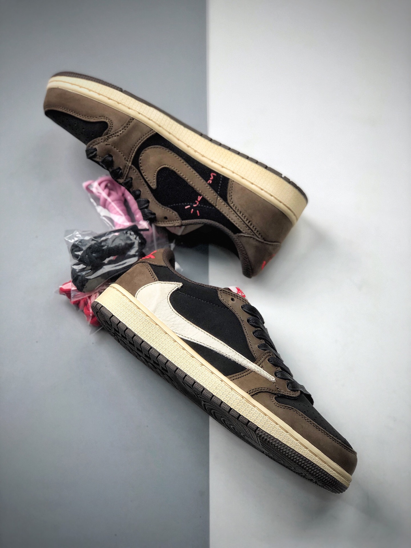 240  Air Jordan 1 Retro High OG 倒勾低帮深棕 CQ4277-001