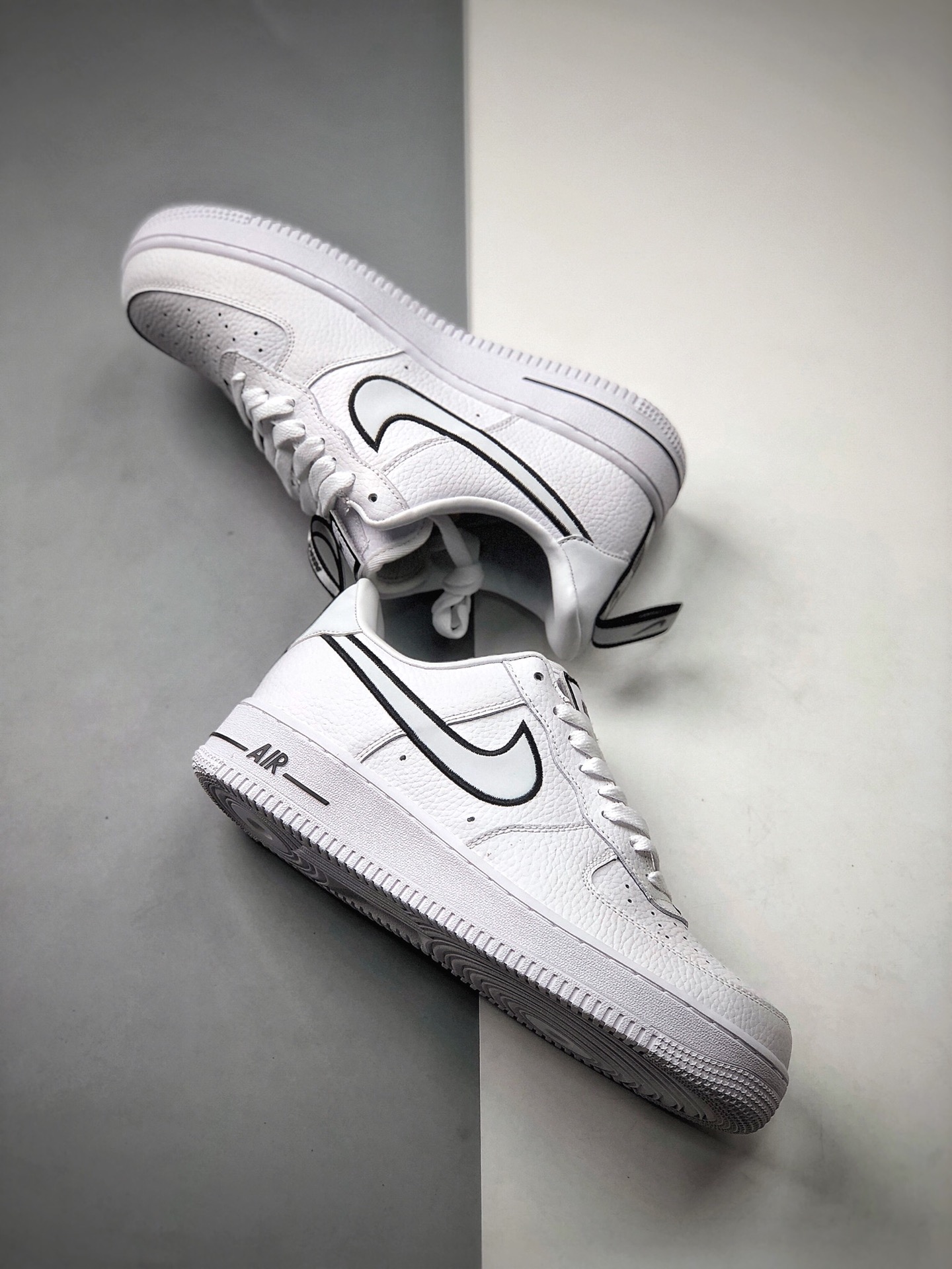 200 NIKE FORCE空军一号运动休闲板鞋   DH2472-100