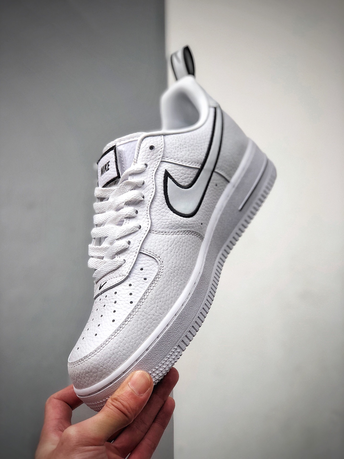 200 NIKE FORCE空军一号运动休闲板鞋   DH2472-100