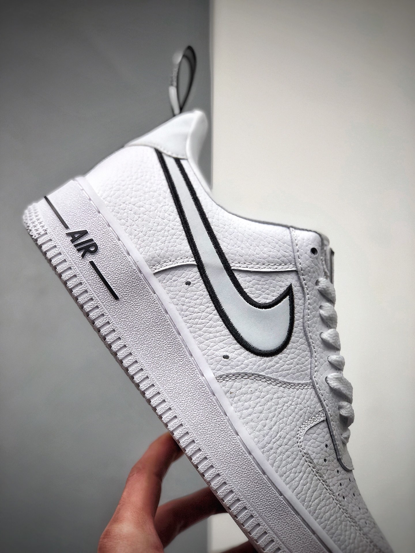 200 NIKE FORCE空军一号运动休闲板鞋   DH2472-100