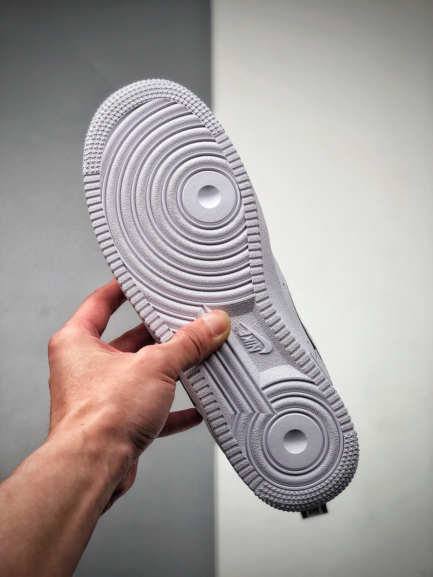 200 NIKE FORCE空军一号运动休闲板鞋   DH2472-100