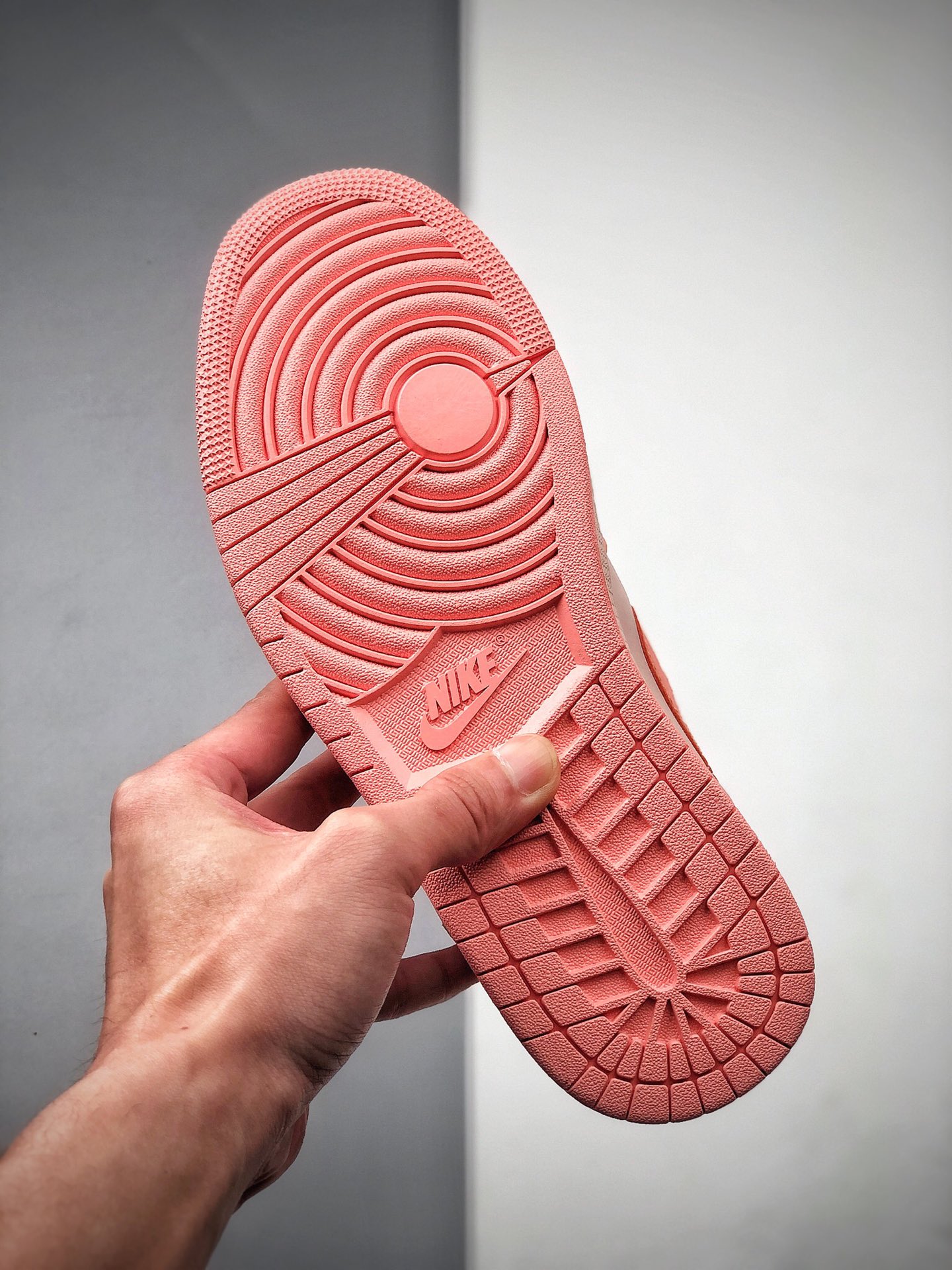 240 Air Jordan 1 Mid SE  AJ1/乔1 中帮百搭休闲运动板鞋DH4270-800