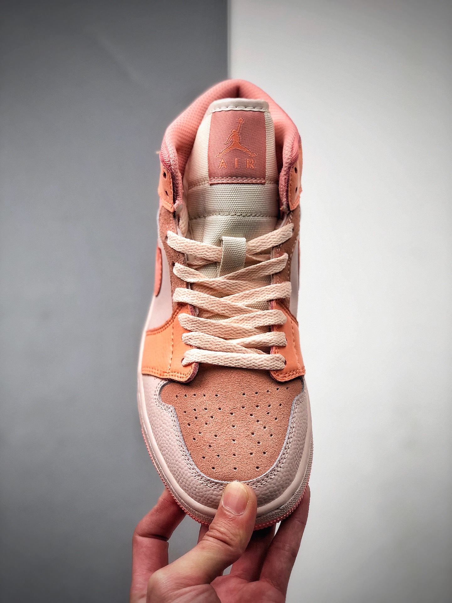 240 Air Jordan 1 Mid SE  AJ1/乔1 中帮百搭休闲运动板鞋DH4270-800