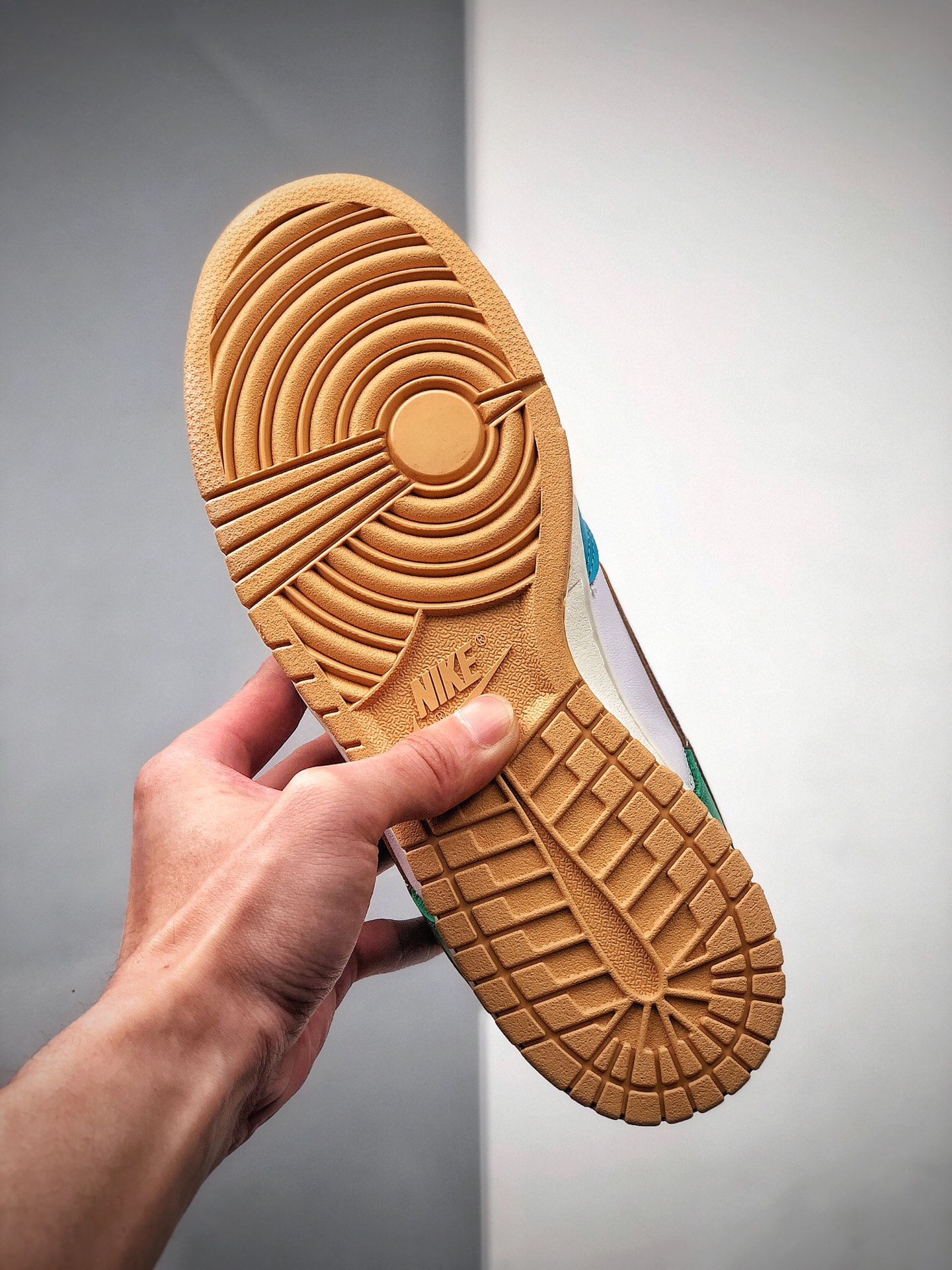 380  Nike SB Low ” Free 99 ” 鸳鸯款 低帮运动休闲板鞋   DH0952-100