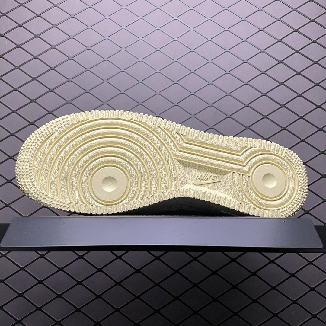 240 NK Air Force 1 空军一号低帮休闲运动板鞋 DM0970-111