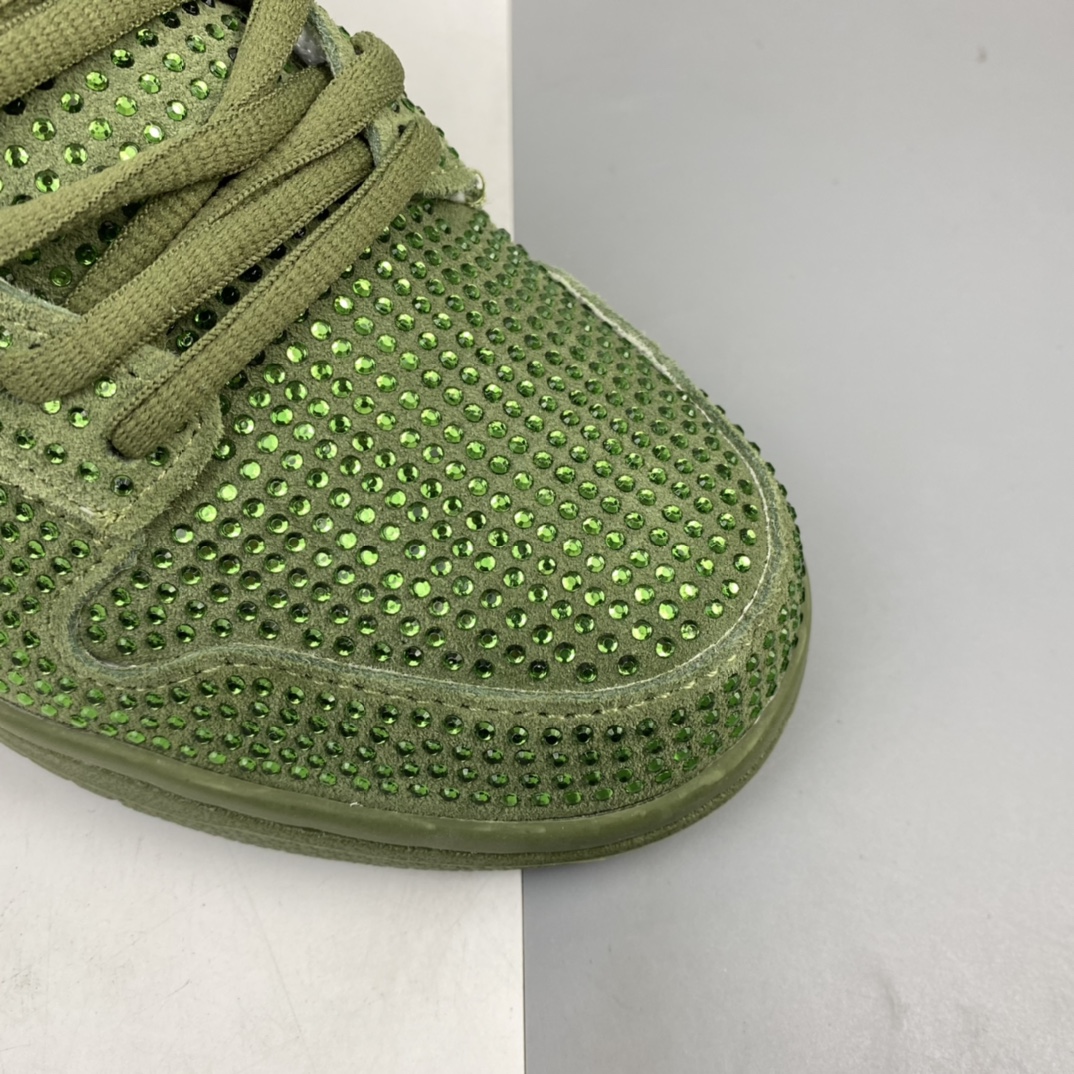 260 Cactus Plant Flea Market唐人街跳蚤市场CPFM x Nk SB Dunk LowPure Platinum”Swarovski Crystals” 扣篮系列低帮休闲运动滑板板鞋 CZ2670-300