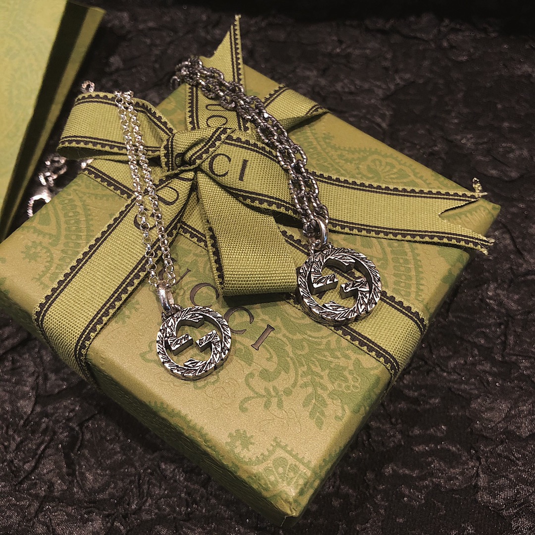 Gucci Interlocking G Textured Aged-Finish Necklace - Comprehensive 5