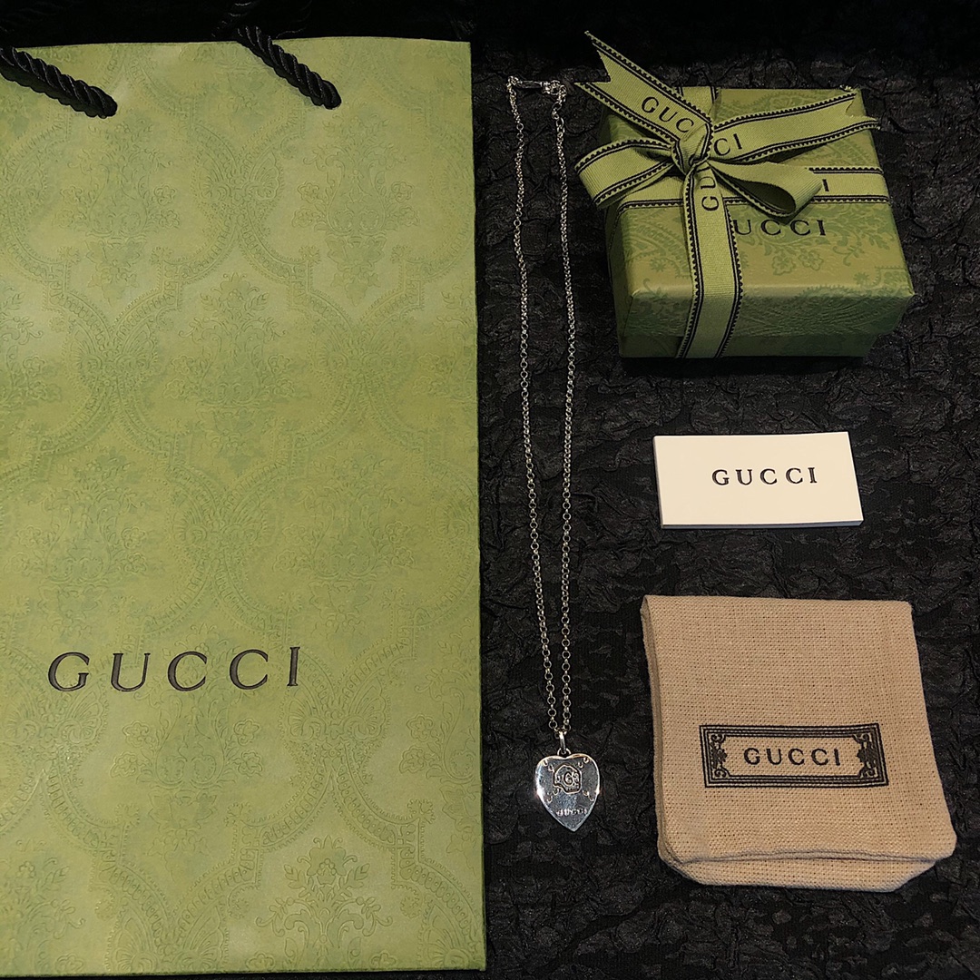 NO:104239,Gucci Ghost Skull Ghost Love Necklace Exclusive authentic development The highest version on the market The counter is out of stock Quickly enter This is really cool and gentle. Chain length size: 45cm extended by 5cm Number: 380540, Gucci necklace, gucci, gucci, necklace19860909Gucci Ghost 骷髅幽灵爱心项链 独家正品开发 市面最高版本 专柜已经断货 快入 这款真的又酷又温柔的感觉 链长size:45cm延长5cm 编号:380540,古驰项链,gucci,gucci,necklace,Jewelry