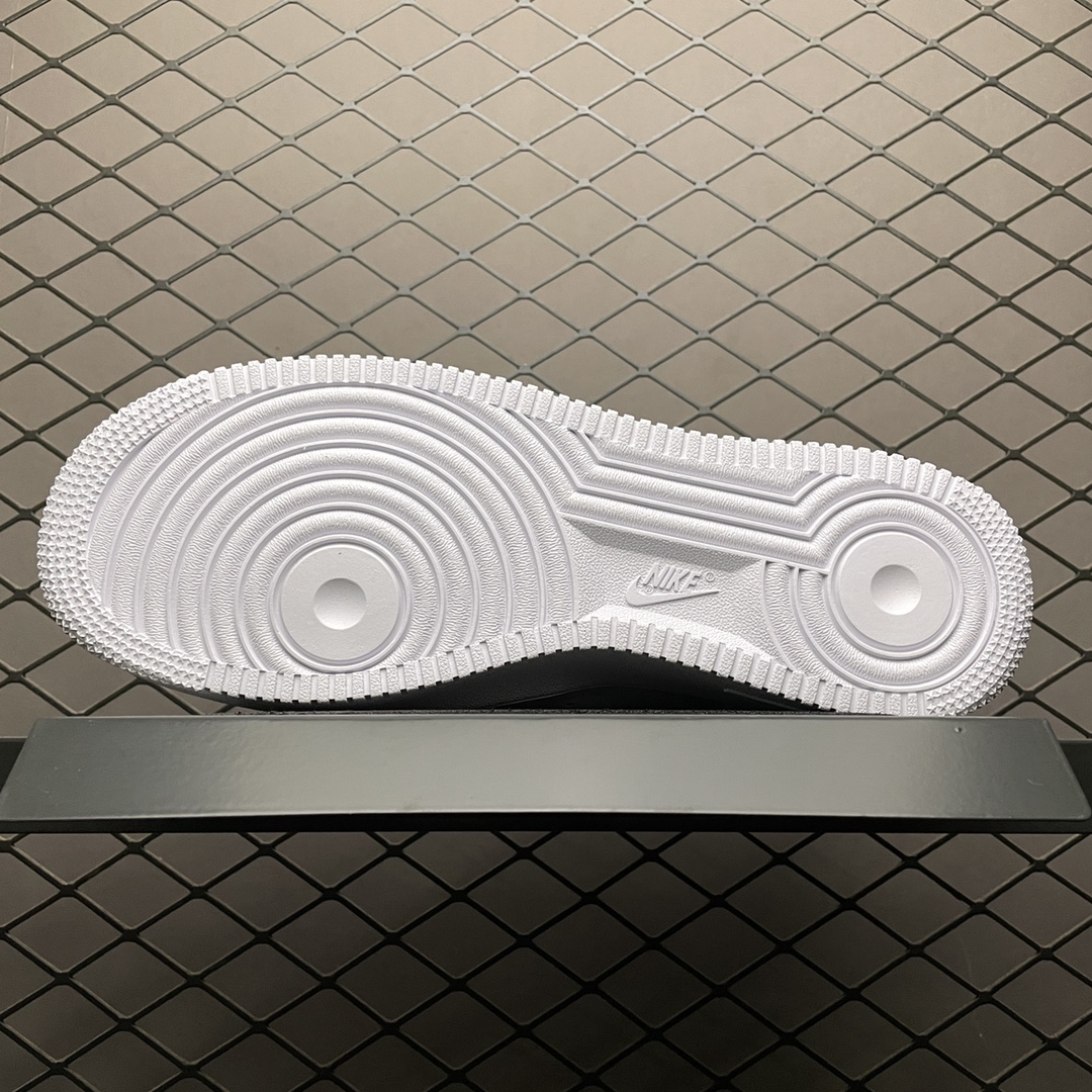 200 NK Air Force 1 HO20 空军一号低帮休闲运动板鞋 CT2302-100