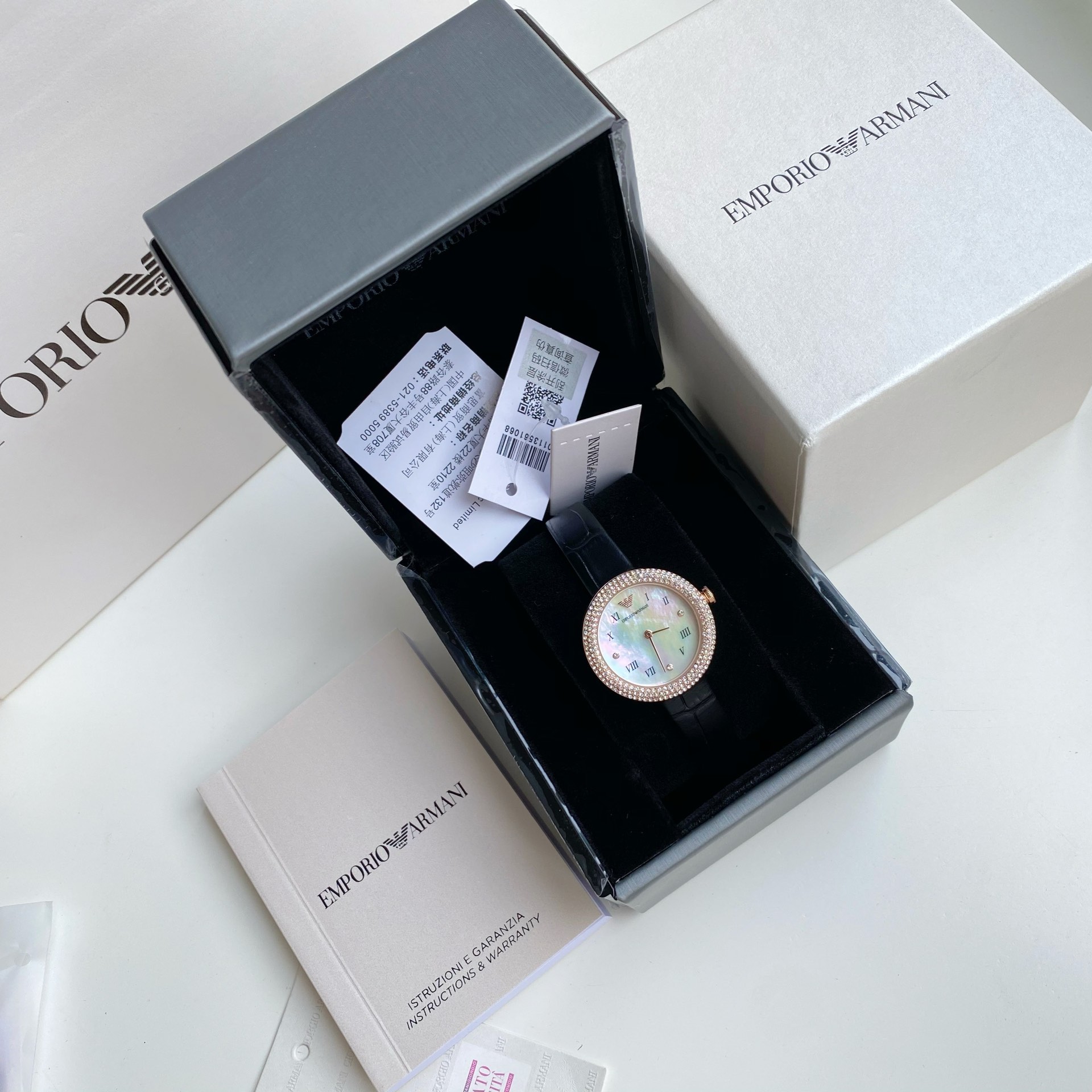 Mostrador sitio web oficial Armani Garantía Nacional Armani modelo AR11356 esfera oyster perla para mujer vidrio minera…
