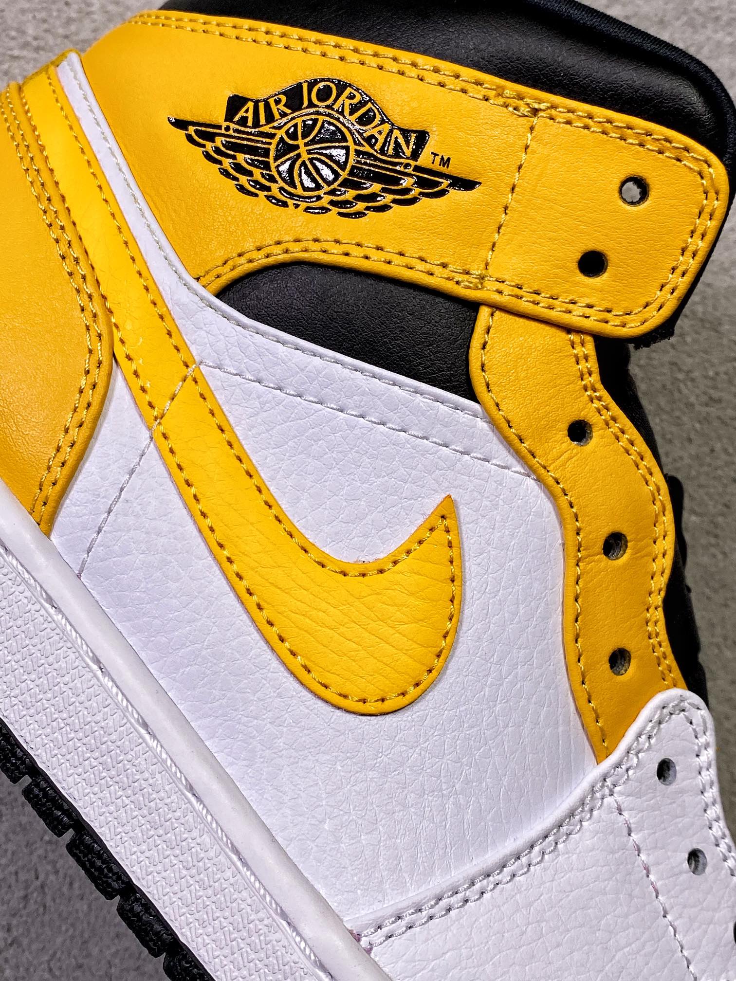 重磅特价过验版AJ1Mid中帮市面最