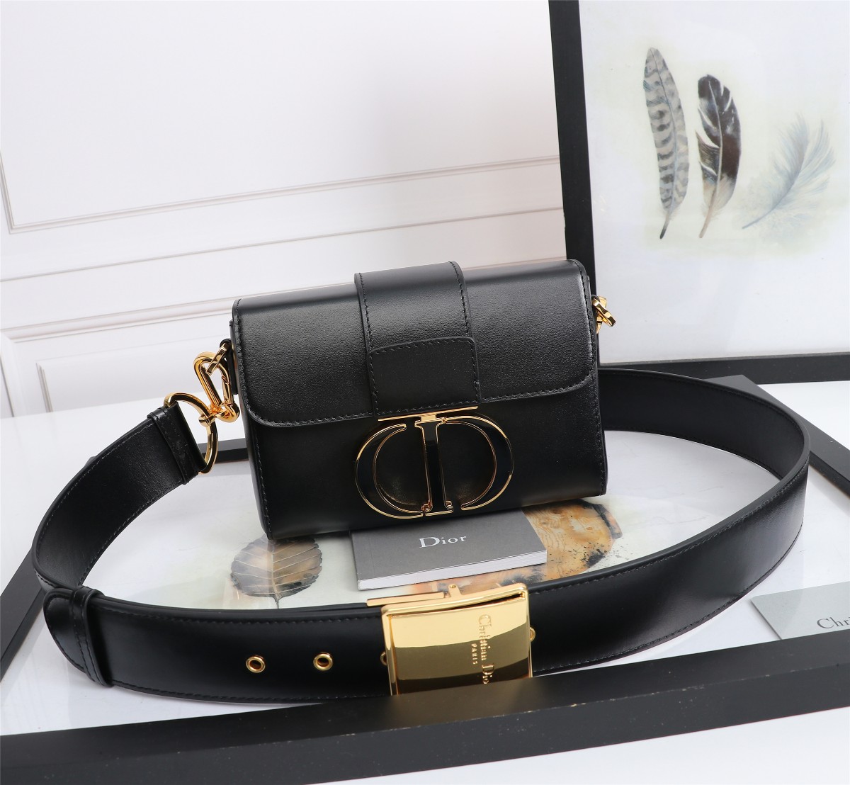 迪奥Dior顶级进口原厂牛皮230Montaigne蒙田盒子黑色珐琅扣30Montaigne产品系列灵感