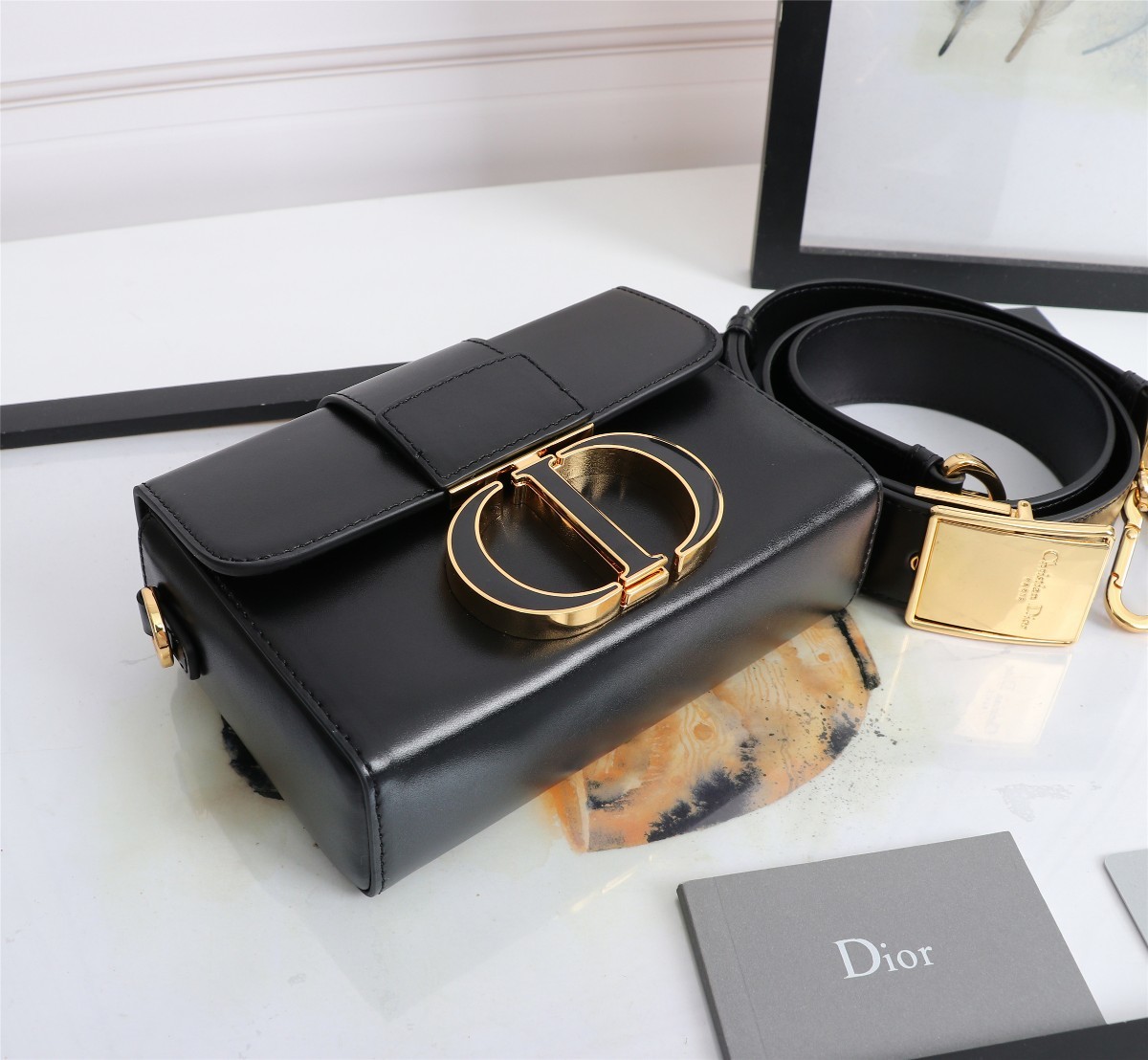 迪奥Dior顶级进口原厂牛皮230Montaigne蒙田盒子黑色珐琅扣30Montaigne产品系列灵感
