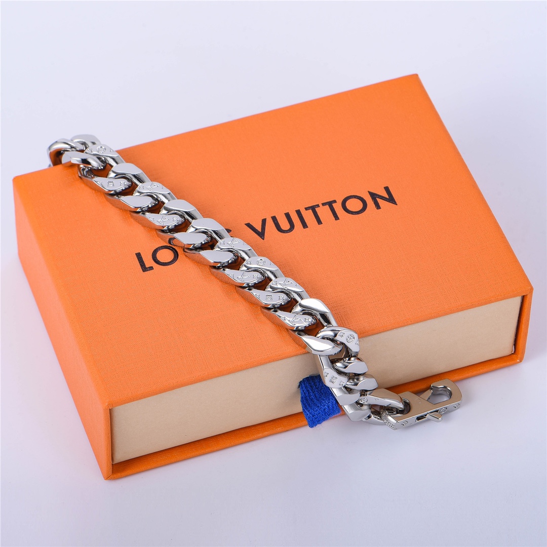 200 Louis Vutton 路易威登21ss Chain Links银色手链