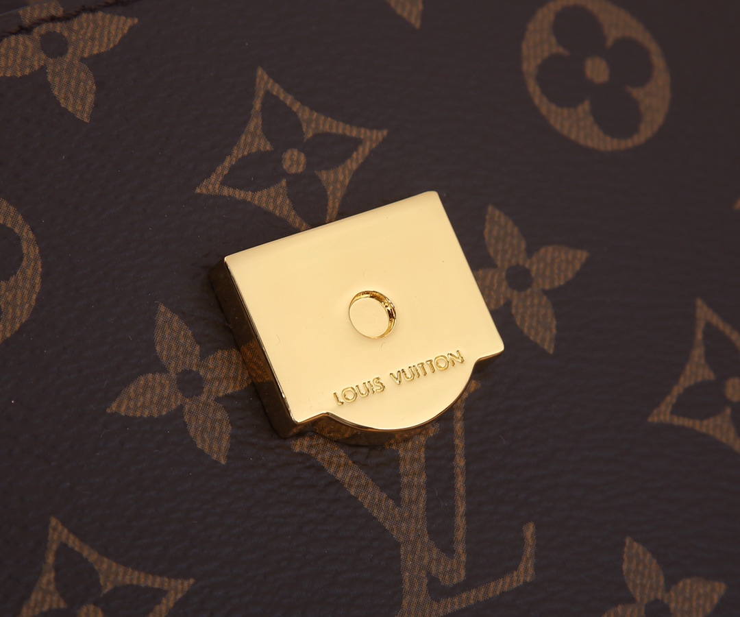 Louis Vuitton 全钢五金‼ Chain Bag 链条包以 Monogram 帆布塑造玲珑构型 搭配树脂 LV 磁扣