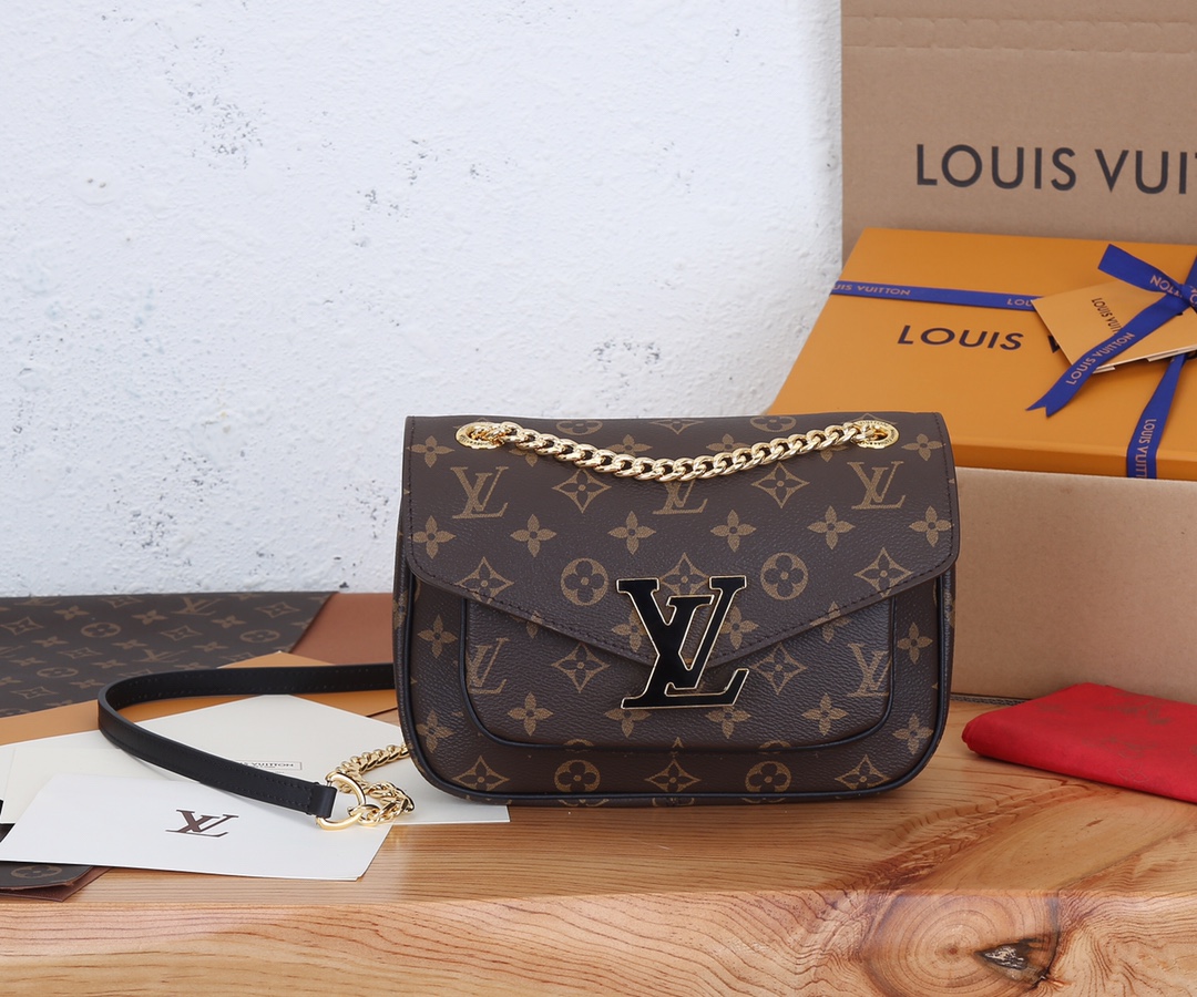 Louis Vuitton 全钢五金‼ Chain Bag 链条包以 Monogram 帆布塑造玲珑构型 搭配树脂 LV 磁扣