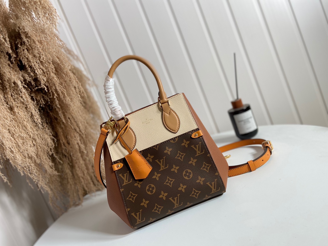 Top Quality Replica
 Louis Vuitton Handbags Tote Bags Monogram Canvas Calfskin Cowhide M45376