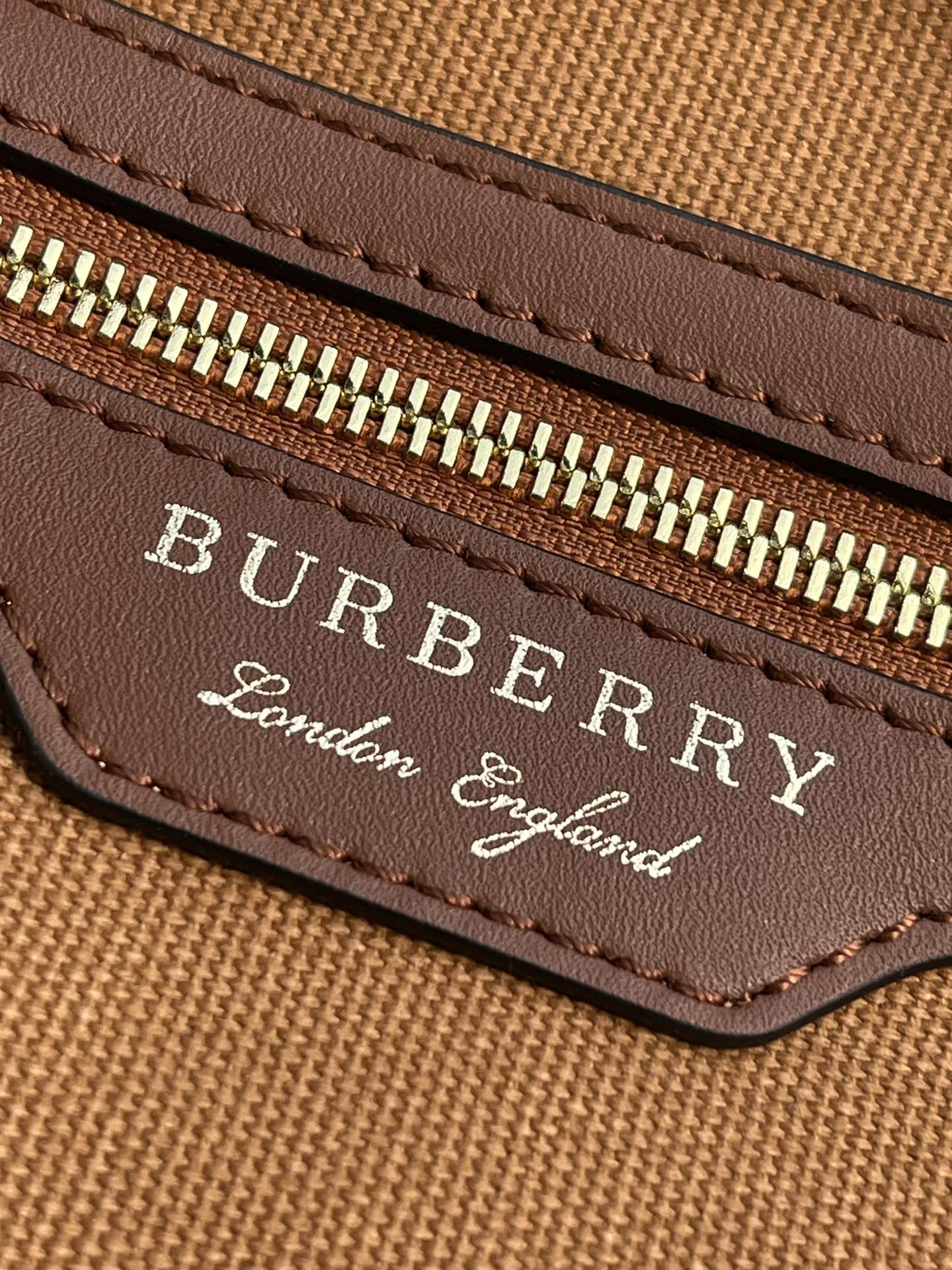 Burberry bag The original anti-counterfeiting washing water mark can be seen by those who know the product at a glance! — photo 6