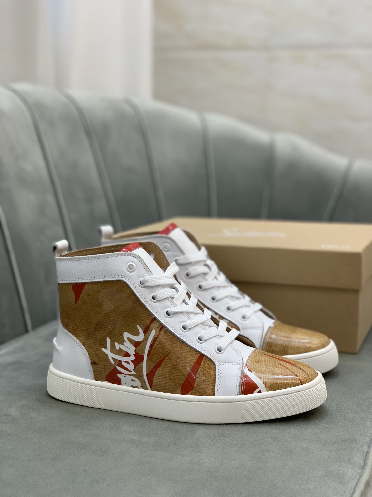 Precio de venta: P260 Calidad de gama altaMarca: CL Red Bottom Shoes* 