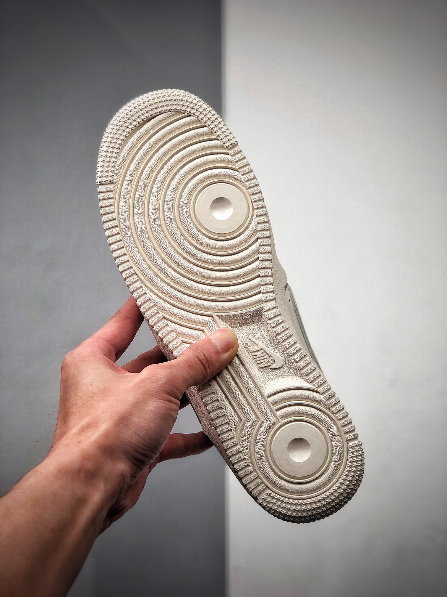 240 NIKE FORCE空军一号运动休闲板鞋 BD3654-506