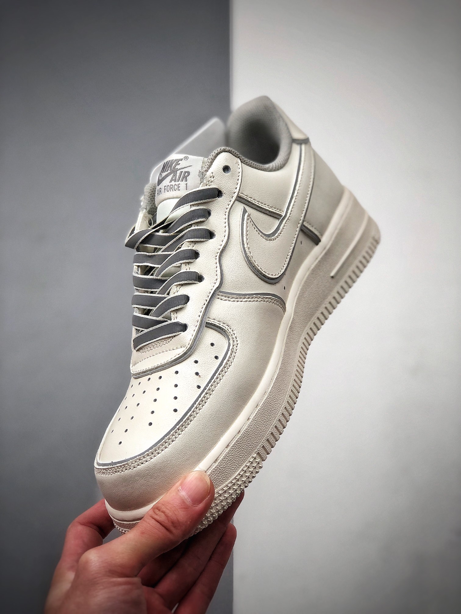 240 NIKE FORCE空军一号运动休闲板鞋 BD3654-506