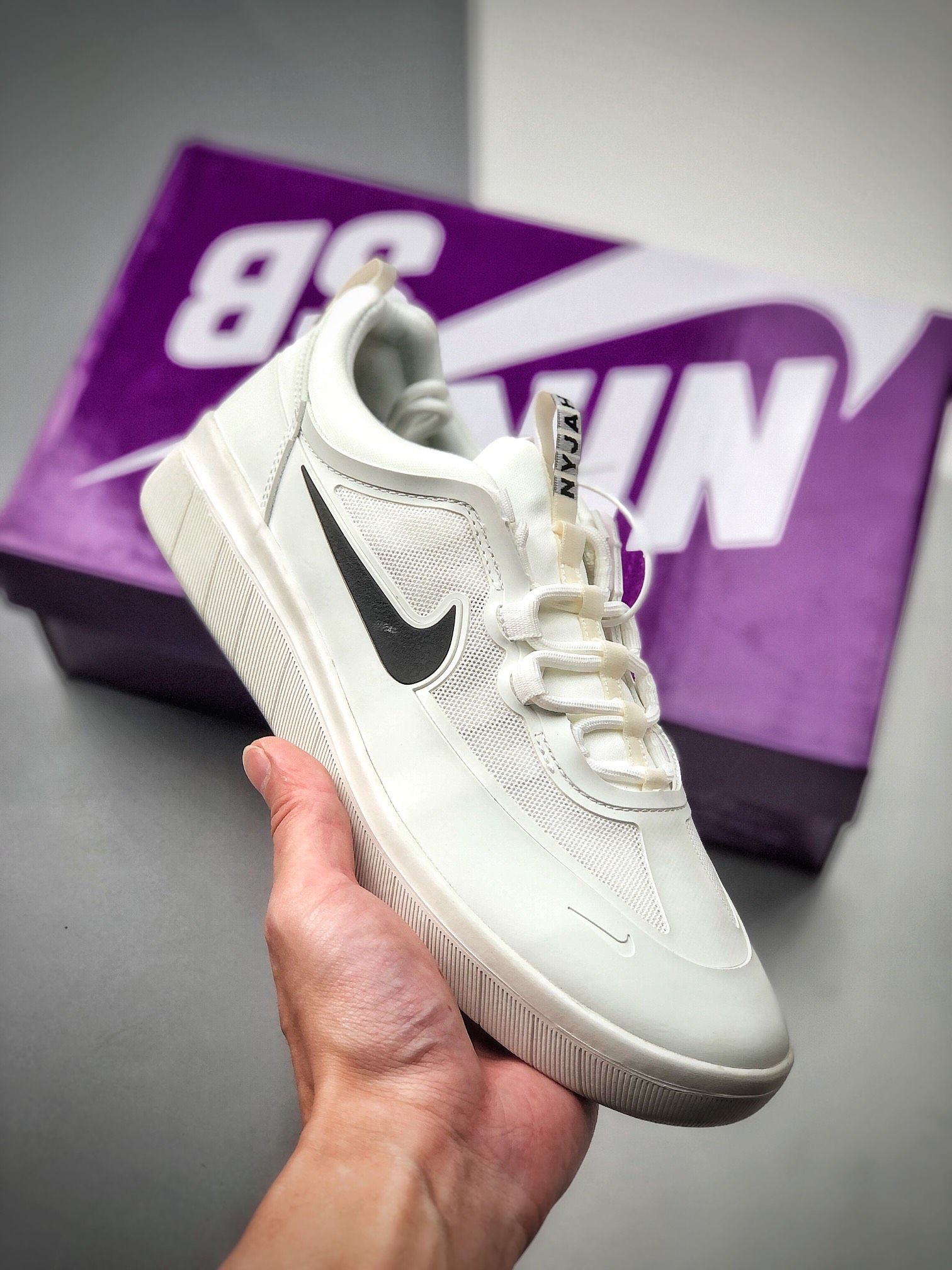 180  Nike SB NYJAH FREE 2系列跑鞋弹性原面  BV2078-100