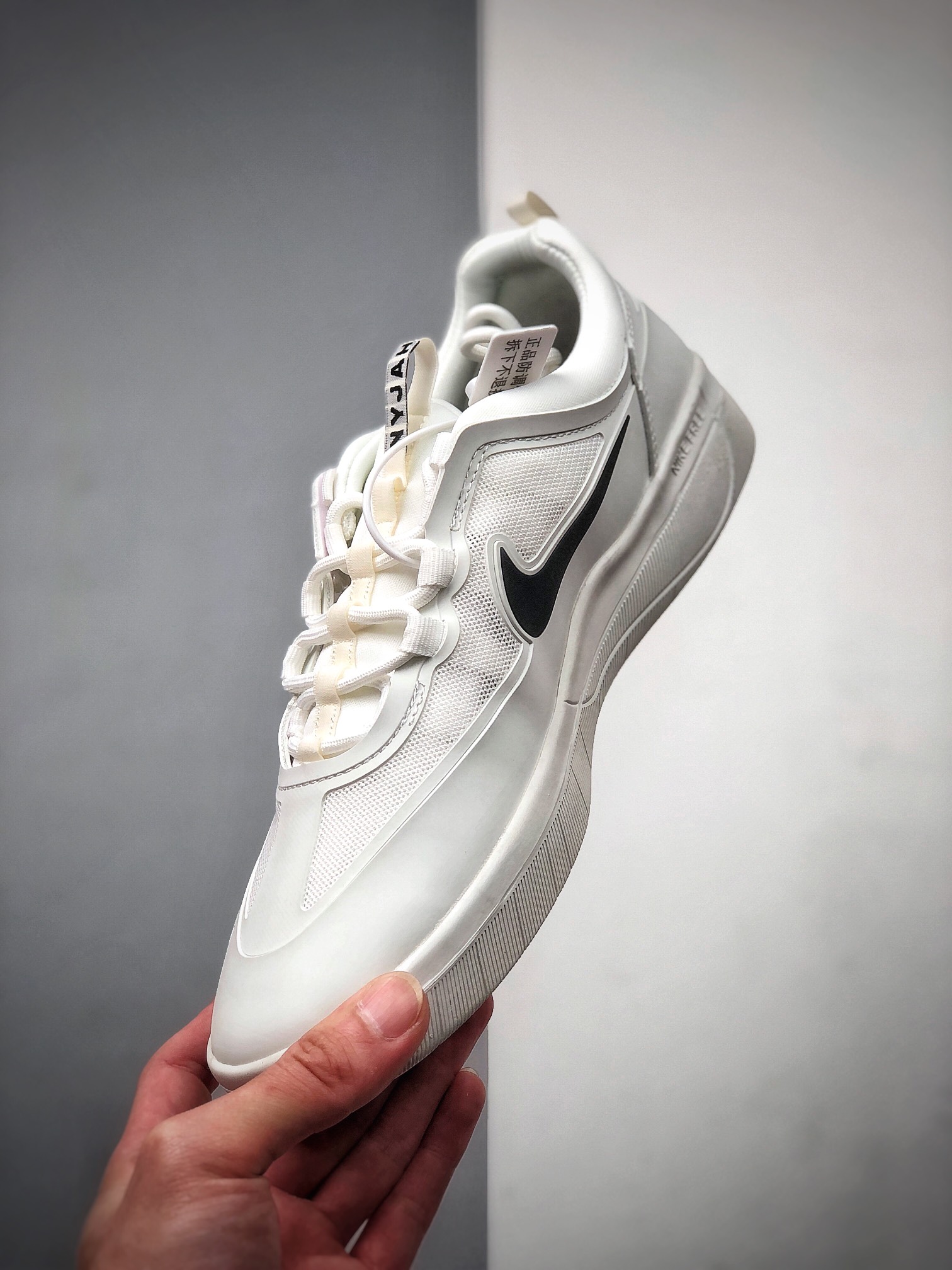 180  Nike SB NYJAH FREE 2系列跑鞋弹性原面  BV2078-100