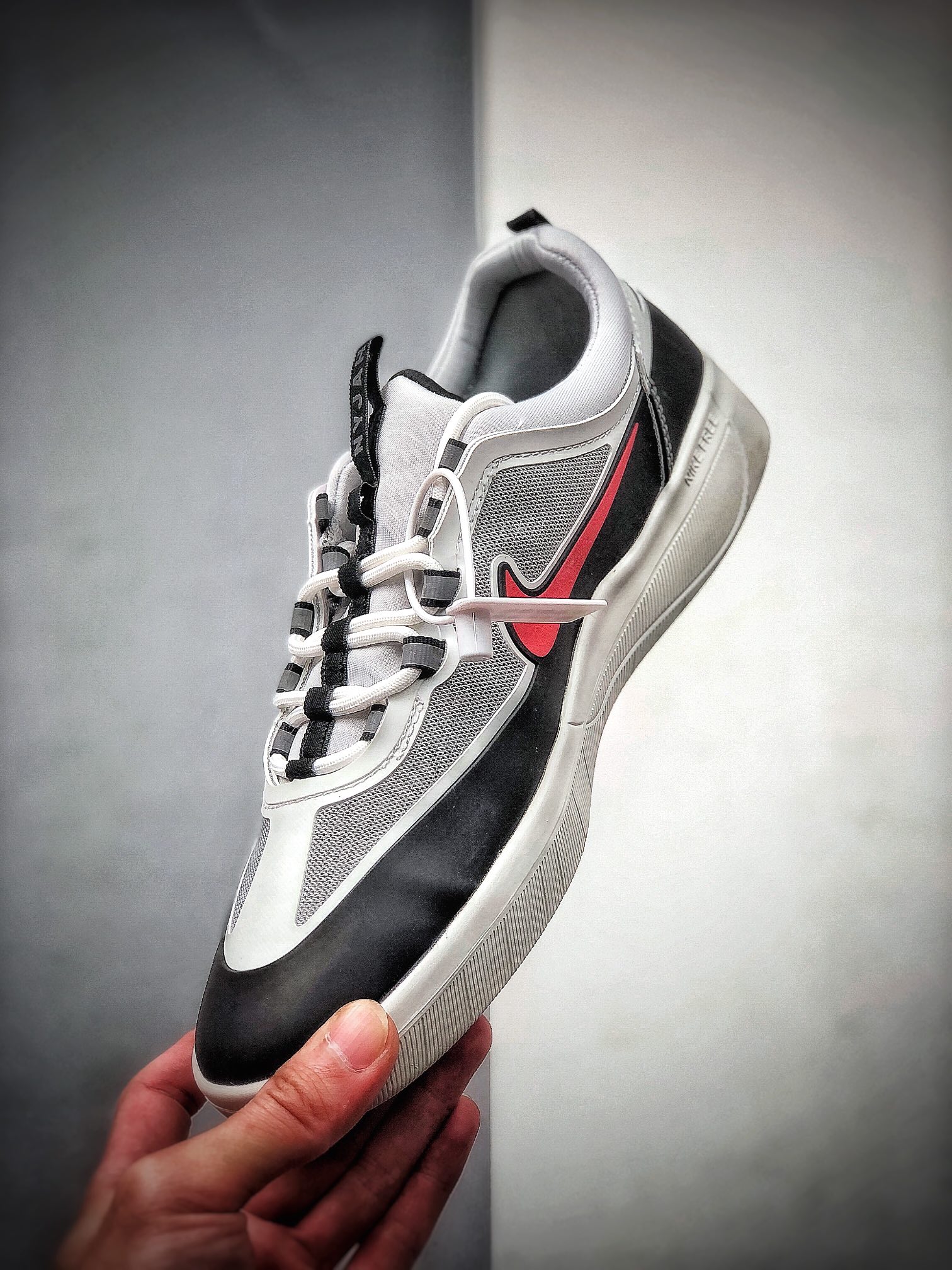 180  Nike SB NYJAH FREE 2系列跑鞋弹性原面 BV2078-002