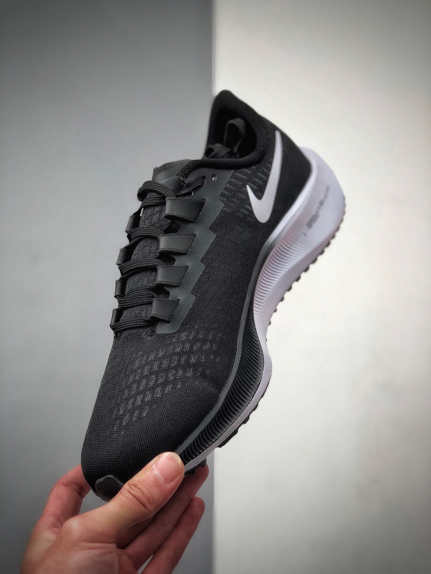 200 耐克NIKE Zoom Pegasus 37 登月37代  透气缓震疾速跑鞋