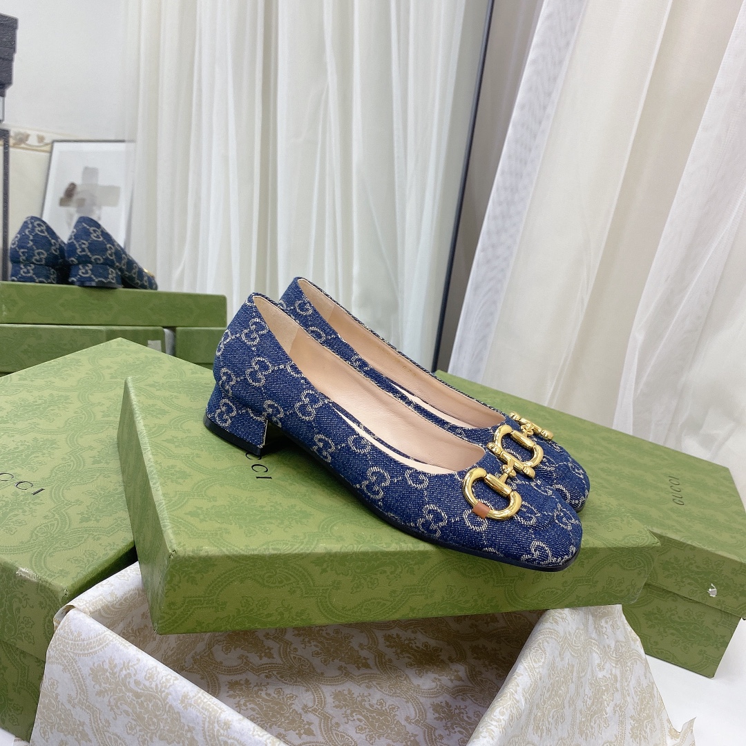 ____ en el nuevo ____GUCCI Gucci / Gucci boutique de gama alta 2021 principios de la primavera nuevo