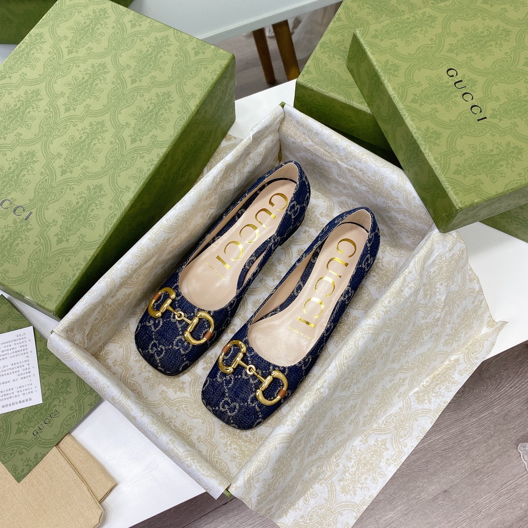 ____ en el nuevo ____GUCCI Gucci / Gucci boutique de gama alta 2021 principios de la primavera nuevo