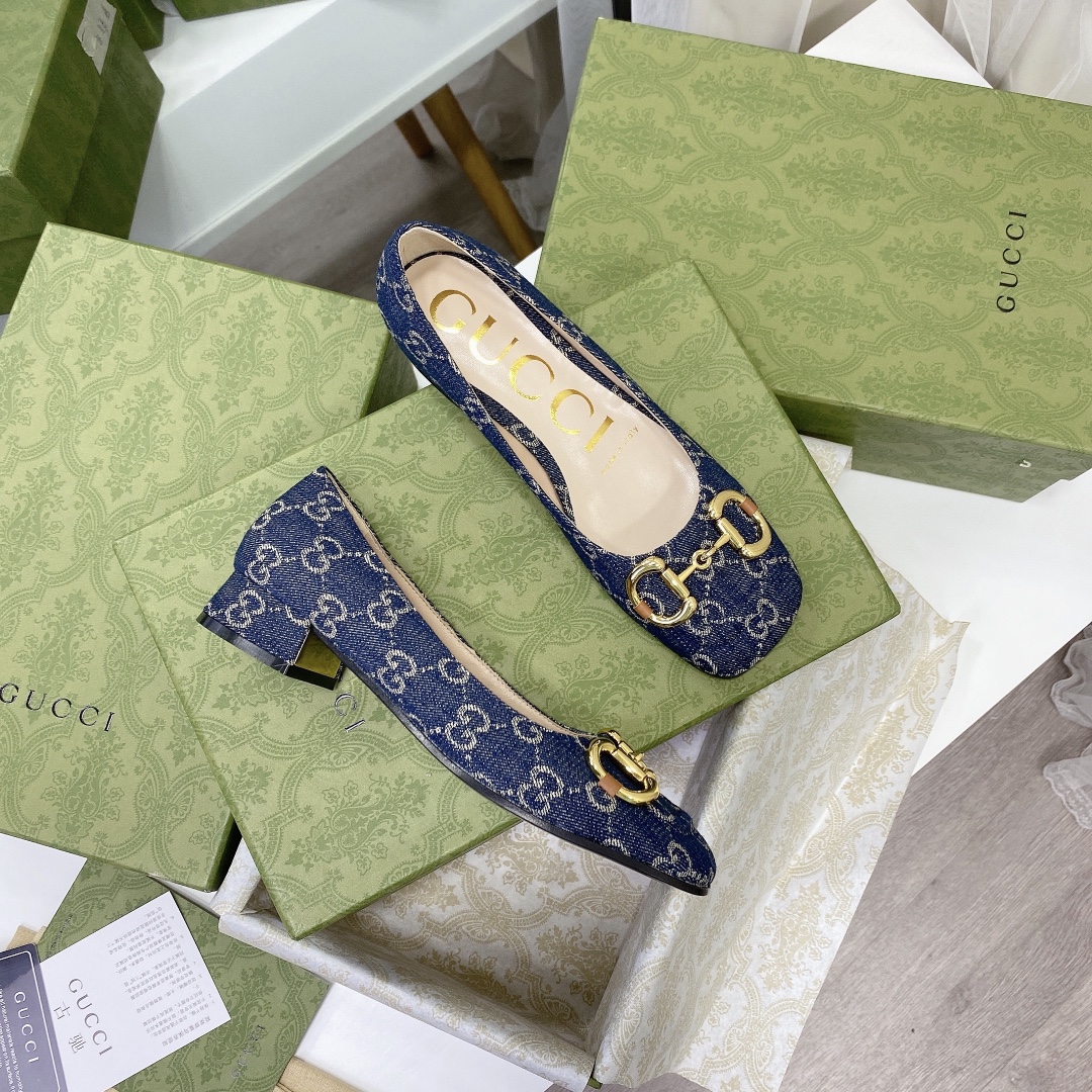 ____ en el nuevo ____GUCCI Gucci / Gucci boutique de gama alta 2021 principios de la primavera nuevo