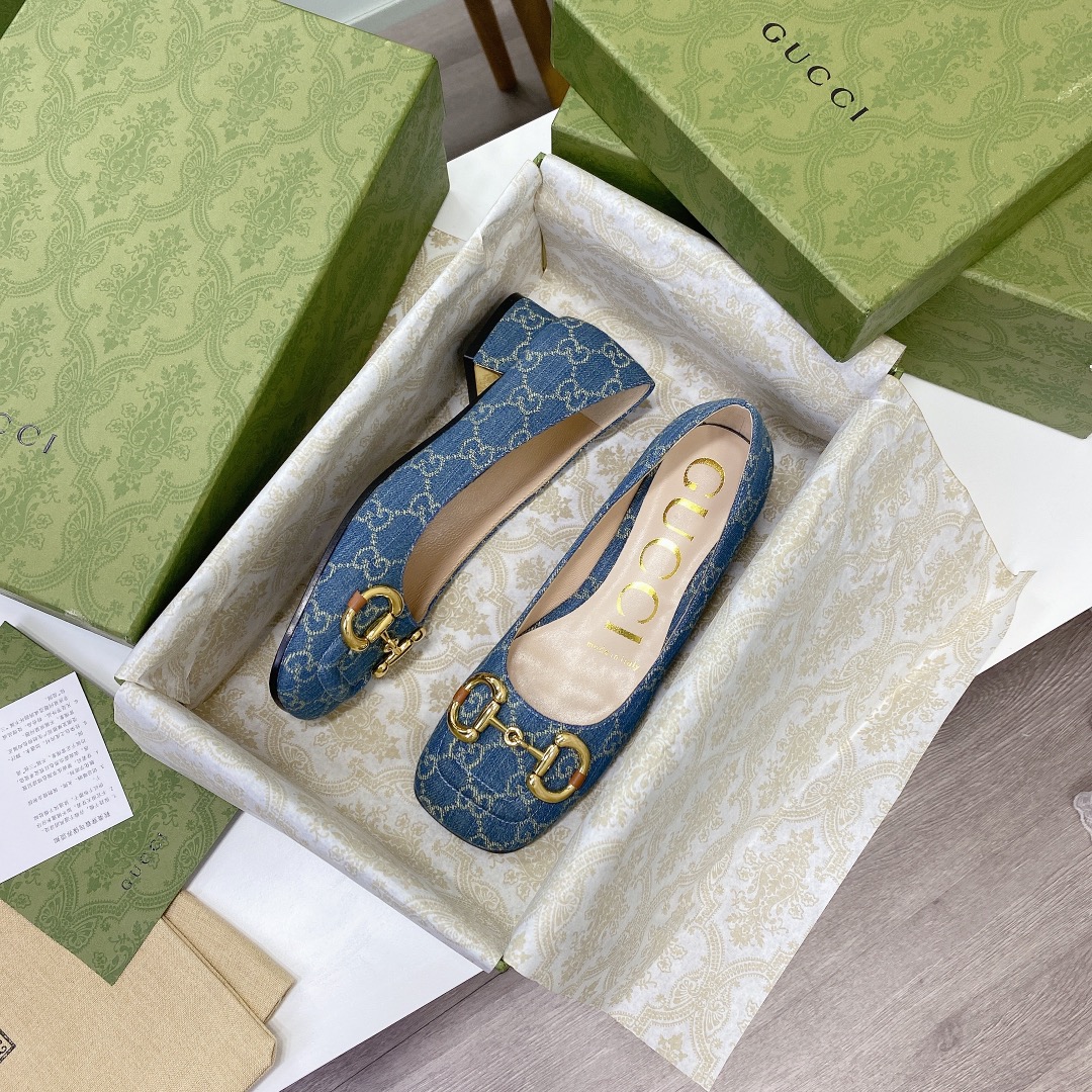 ____ en el nuevo ____GUCCI Gucci / Gucci boutique de gama alta 2021 principios de la primavera nuevo