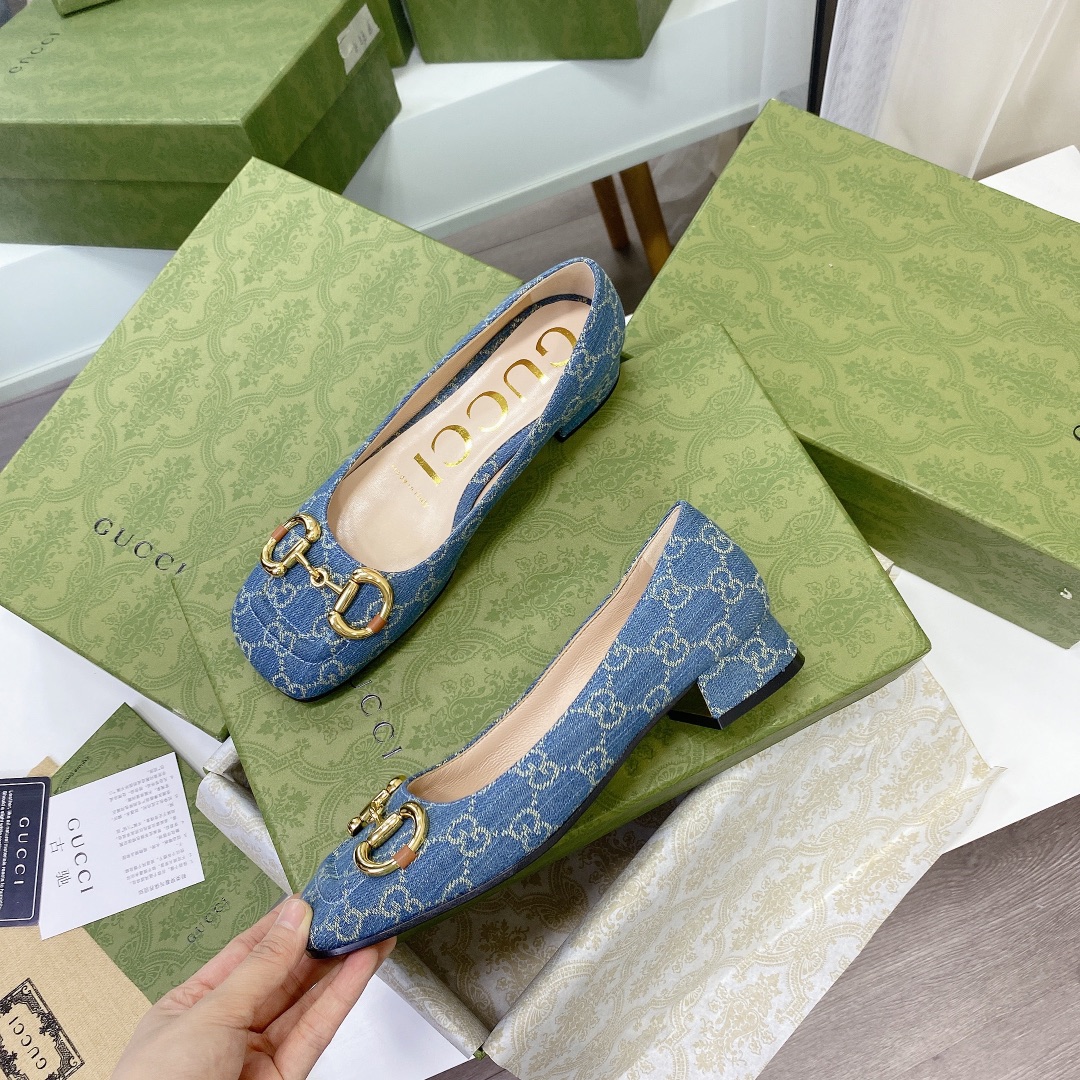 ____ en el nuevo ____GUCCI Gucci / Gucci boutique de gama alta 2021 principios de la primavera nuevo